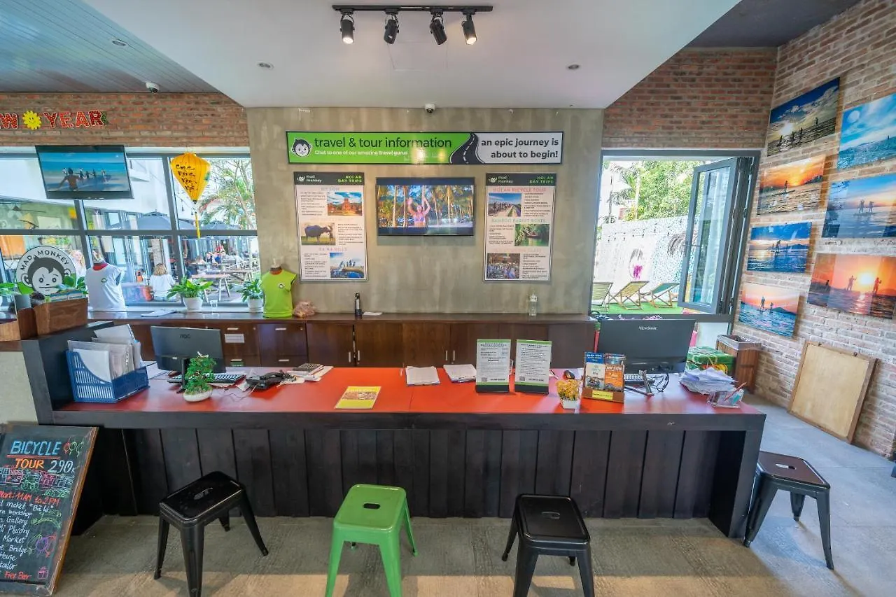 Mad Monkey Hoi An Hostel 0*,